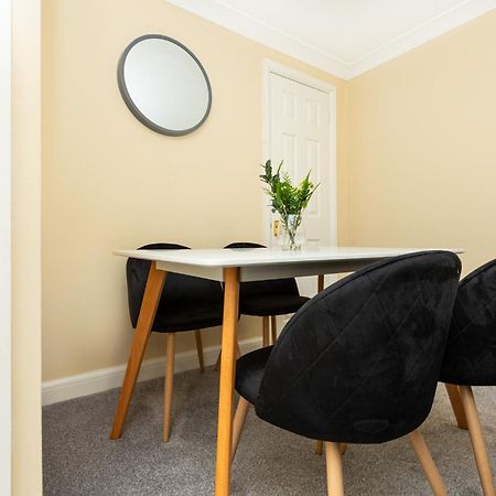 Charming 1Br Flat, Canning Town, Excel, City Hall London Bagian luar foto