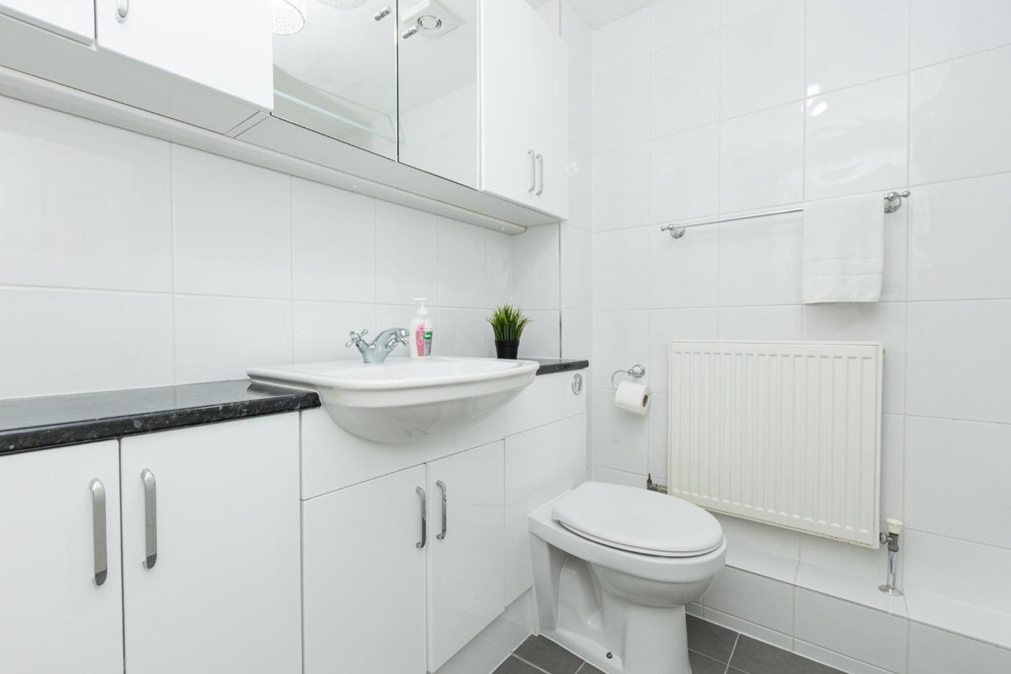 Charming 1Br Flat, Canning Town, Excel, City Hall London Bagian luar foto